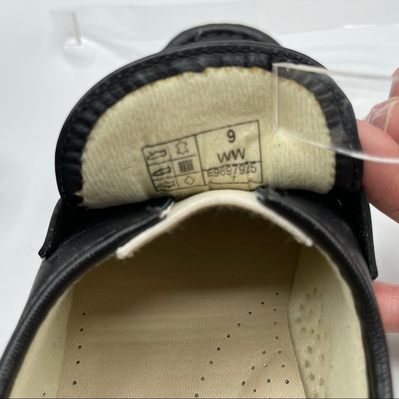 SAS Classic Black Slip On - Picture 7 of 11